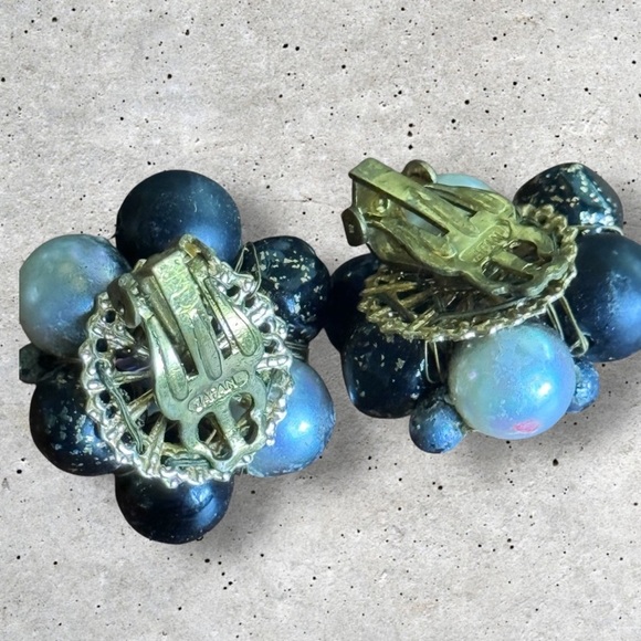 Seven 7 pairs vintage clip on estate earrings in blacks and grays marked Japan - Picture 8 of 15